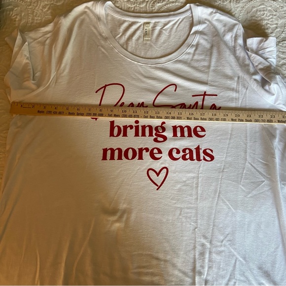 Dear Santa bring me more cats short sleeve tee - Picture 6 of 6